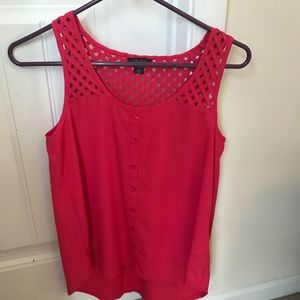 Women’s pink tank top